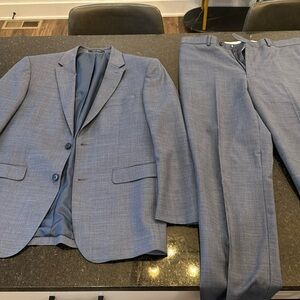 Men’s grey/blue Awearness by Kenneth Cole Suit, slim fit size 42L 36”x34”pant